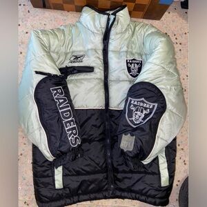 Vintage 90s Reebok Oakland Raiders Puffer Jacket Men's size Medium